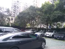 高区精装全明大三房 看房方便 诚意出售