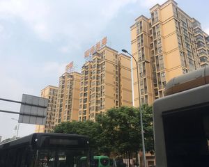 华宇阳光尚座3室1厅西