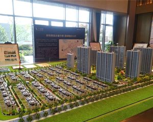 全新毛坯,次新房,小区环境好人车分流,带车位