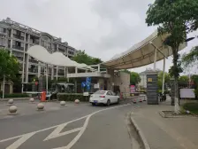 佘山脚下一楼带大花园精装修大三房诚意出售