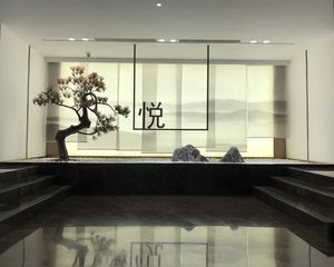 朝南户型,采光充足,好楼层,可以拎包入住