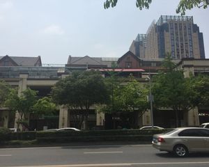 华宇广场3室2厅东北