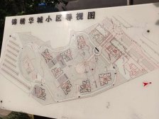 门口就是轻轨站,生活配套齐全。