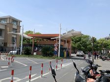 此房手续齐全,格局好,采光好,无遮挡,出行方便