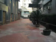 七星岗地铁公交车站电梯房,农贸市场