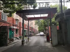 次顶楼 户型方正 位置好 采光充足 视野开阔 业主急售