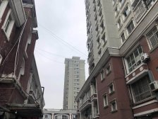 南北通大两房,中间楼层,满五年,装修保养好。