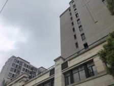 全进口豪装 电梯16米面宽 双车库 多露台采光好