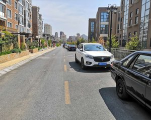 西山湖多层电梯洋房看水库精装修三室两厅