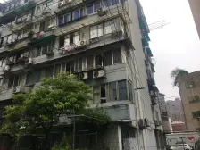 一梯三户,小户型,小区中心位置,精装修,诚意出售