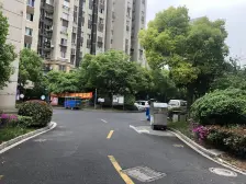 二梯四户,主卧朝南,小区中心位置,环境优美