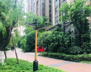 绿地国际花都三期3室1厅东南