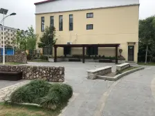 2房户型,朝南两个房间很方正,采光好,看房方便,