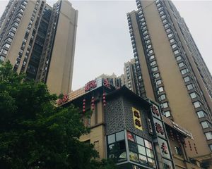 绿地国际花都一期4室1厅东南