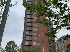 次渠南里八区,南北通透大两居,楼层好,无遮挡