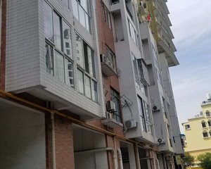 森桦苑4室1厅东南
