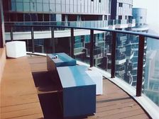 两梯四户的边户大平层四房南面有个七八十平米的大露台