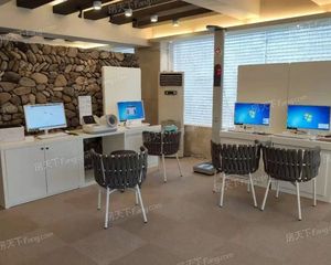 金色小镇3室1厅2卫精装.拎包入住