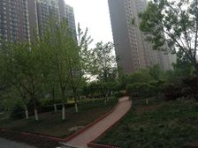 龙兴南二路10号院南边不临街中楼层