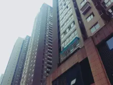 巴山轻轨旁 正规大两室 带外阳台 户型方正 诚心出售