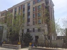 融创观澜壹号一楼前后花园 带地下室毛坯