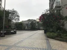 地段位置好,房子户型结构佳,生活配套成熟完善,