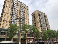 哈西 东辉明珠园1楼 总高6层板楼 房主诚心出售