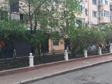 房子在三楼下楼就是公交出行很方便拎包即住