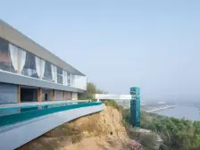 龙兴 华宇两江御临府一期四房147万