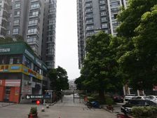 四桥地理位置优越,楼层好。装修精致,配套好