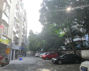 业主急售碧涛路31路4房两厅两卫