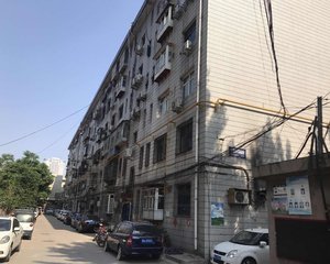 公园里的家 三室 五楼 非顶 通透户型 价钱可以谈