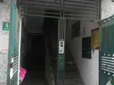 楼层好 步梯不累 电梯也有 朝南采光好