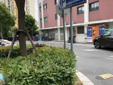 朝南一房,精装修,拎包入住,停车方便,小区环境好