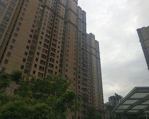 大都会精装修3房出售,交通方便,南北通透,采光好