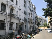 新上中间楼层婚房装修带地暖诚心出售领包入住看房方便
