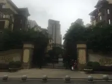 梧桐郡品质小区,带露台,顶跃,精装急售,中间位置,