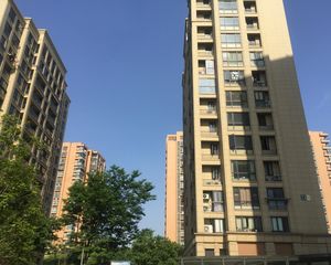 颐和名郡 边套精装三房 拎包入住 环境舒适