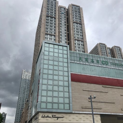 麦凯乐国际公寓1室1厅1卫东朝向2500.00元/月出租