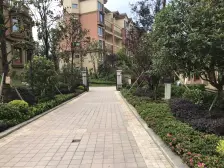 两江春城麓府 3室1厅 东 东南 南