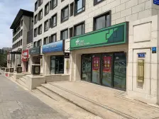 封闭小区,清水别墅 上3下2 位置好