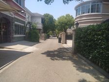 峰水佳苑临河独栋别墅,位置好,花园大,业主诚售