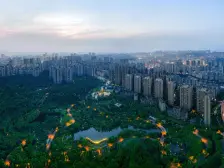 仅三套!江北嘴CBD,现房板式大平层,三轨道,看龙头寺公园