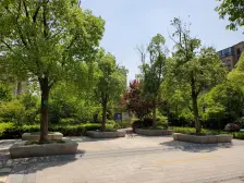 6期一梯一户,顶楼带露台,使用面积多出80平,有车位