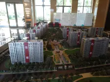 主卧朝南,中式风格,小区中心位置,采光充足