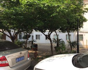 地铁口洛兹小区111平方精装修房东诚心出售