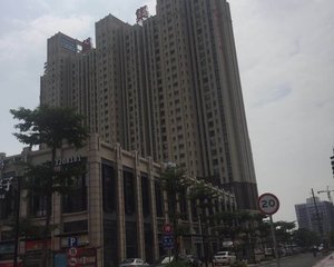 天麟时代广场顶楼复式,五个阳台,带露台