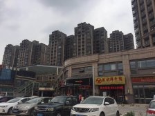 轻轨口南北对流三房 中高层看房方便