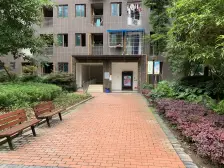 盘龙商圈 依云美舍 近轻轨 看房方便