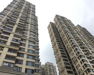 保利中央公馆 带大入户花园 南北对流 景观优美